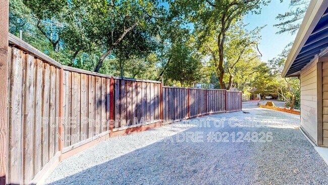Building Photo - 4773 Montecito Ave