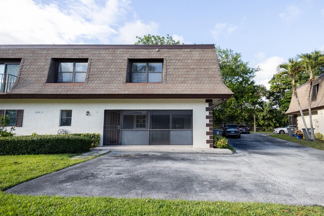 Building Photo - 9460 SW 61st Way