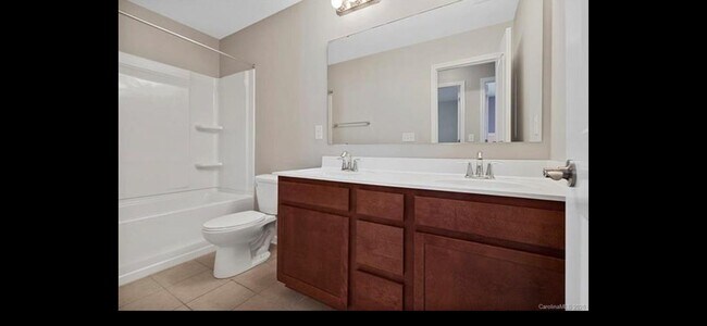 Building Photo - 2041 Fuschia Ct