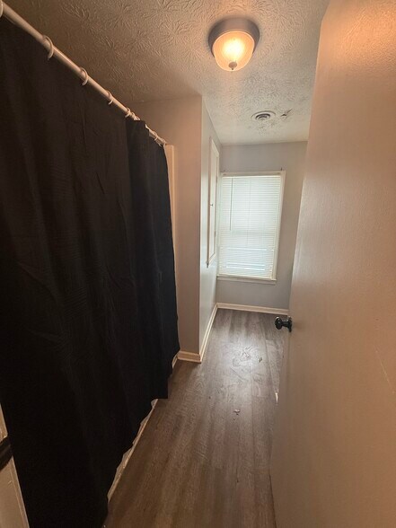 Building Photo - 140 W Union St