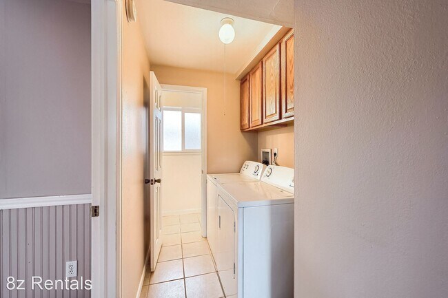Building Photo - 3 br, 1.5 bath House - 10011 Clay Street