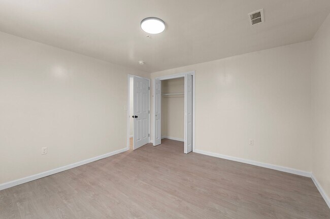 Building Photo - 2616 Shawhan Ave