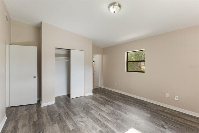 Building Photo - 212 Homewood Dr