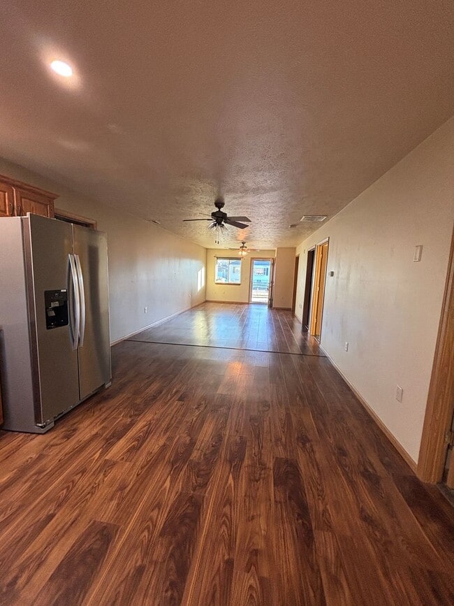 Building Photo - For Rent – 3 Bedroom | 1 Bathroom | Fully Fenced Yard