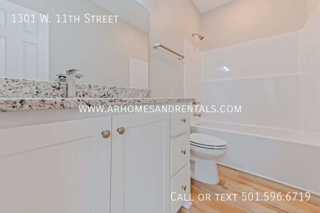 Building Photo - 1301 W 11th St