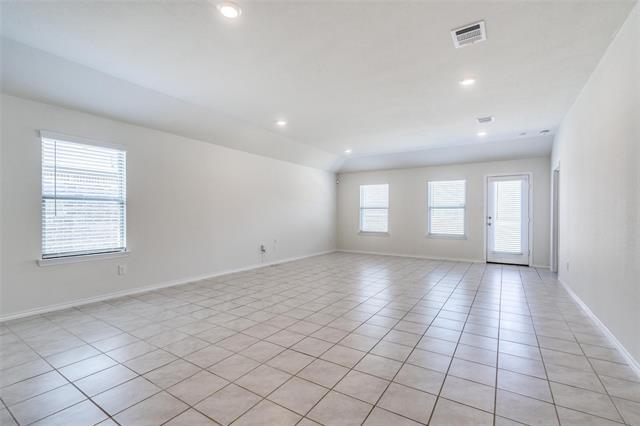 Building Photo - 2615 Horton Dr