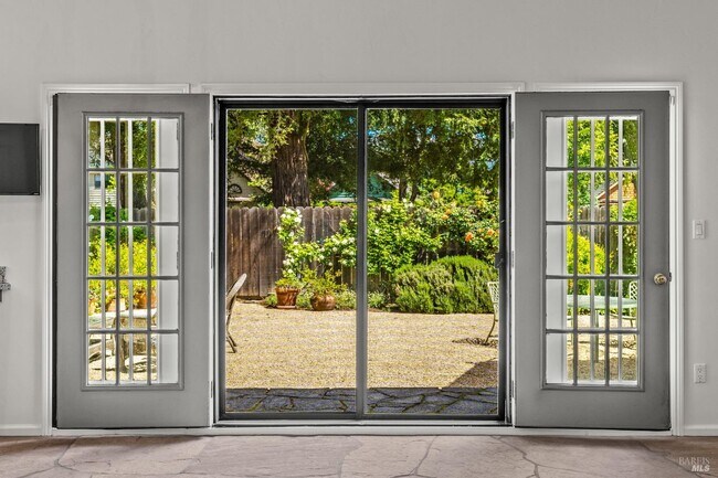 Building Photo - 6578 Oak Leaf Ct