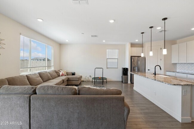 Building Photo - 7352 S Briarwood Ln