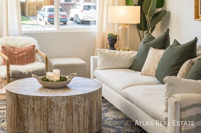 Building Photo - 5210 Quay St