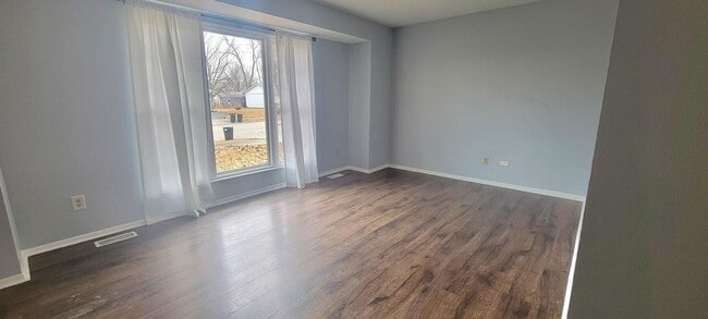 Building Photo - 4 Bedroom 1.5 bath in Argenta Oreana School District!