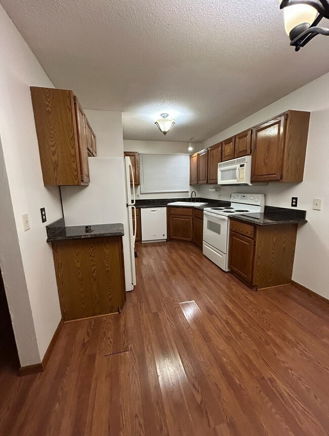 Building Photo - 8554 S Pond Trl