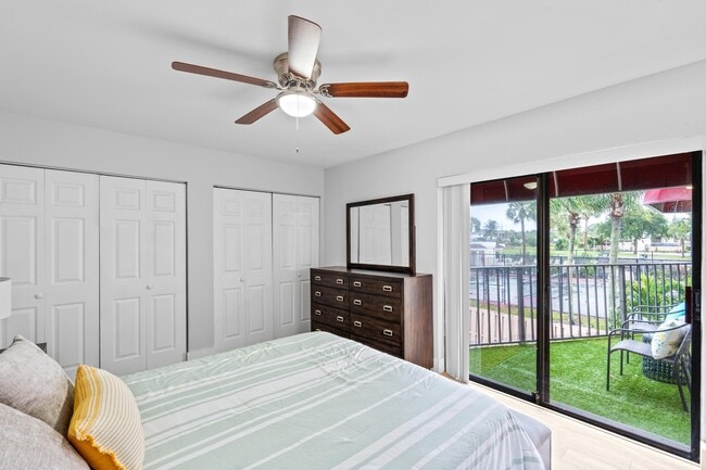 Building Photo - 3715 Village Dr