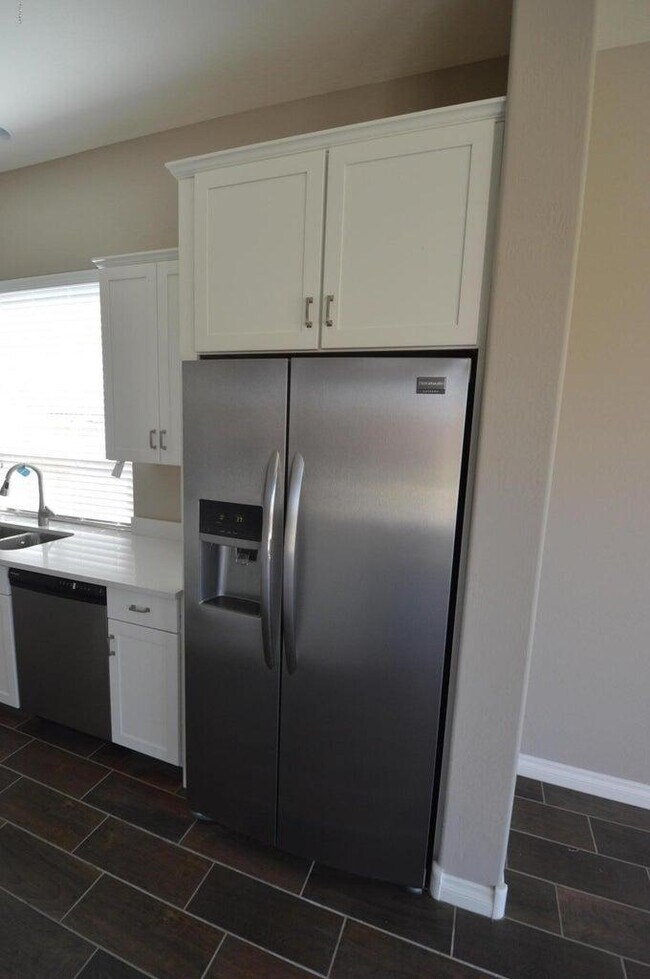 Building Photo - 151 E Havasu Pl