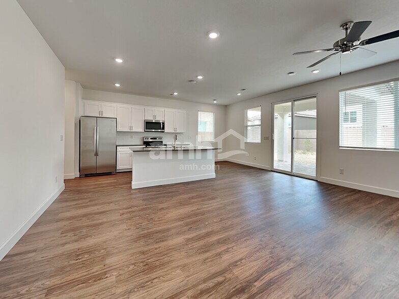 Building Photo - 9128 Ribbon Mdw Ct