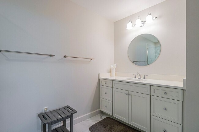 Building Photo - 5035 Harmony Cir