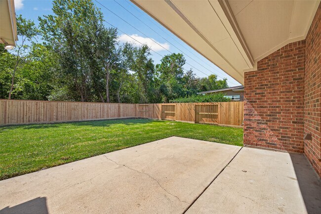 Building Photo - 21511 Venture Park Dr