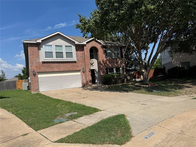 Building Photo - 2800 Briargrove Ln
