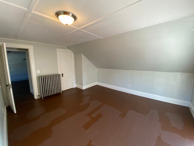 Bedroom 14 x 16 - 28 Newbury St