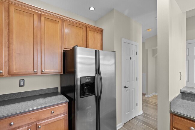 Building Photo - Spacious Condo in Norfolk