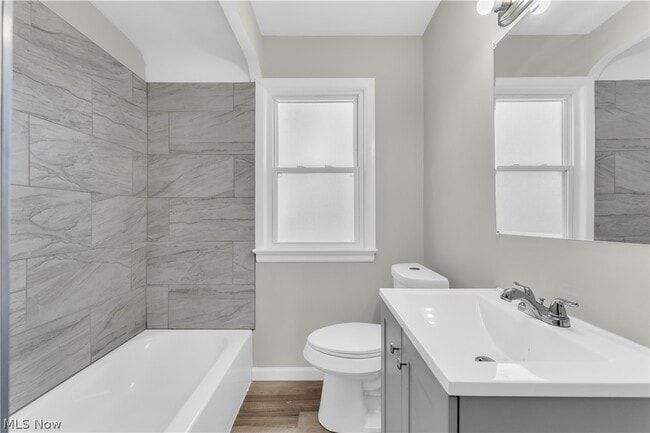 Building Photo - 3802 Park Dr