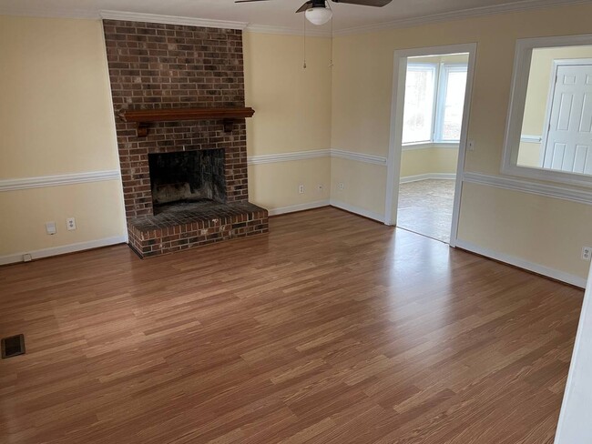 Building Photo - 8100 Winsters Fax Ct