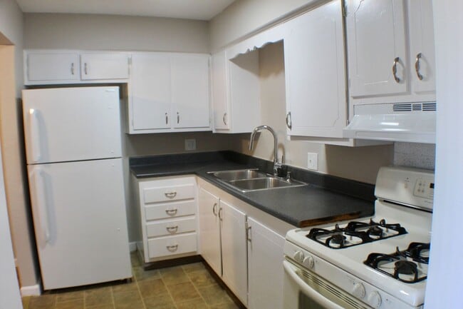 Building Photo - Spacious, Secure Living Normandy Apartments