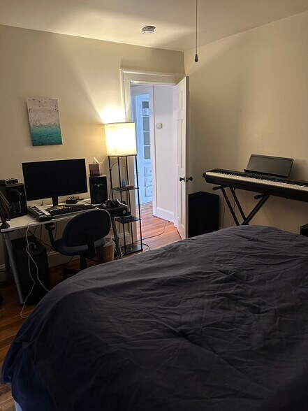 Building Photo - 66 Brock St