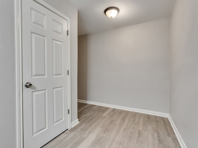 Building Photo - 612 Orangewood Dr