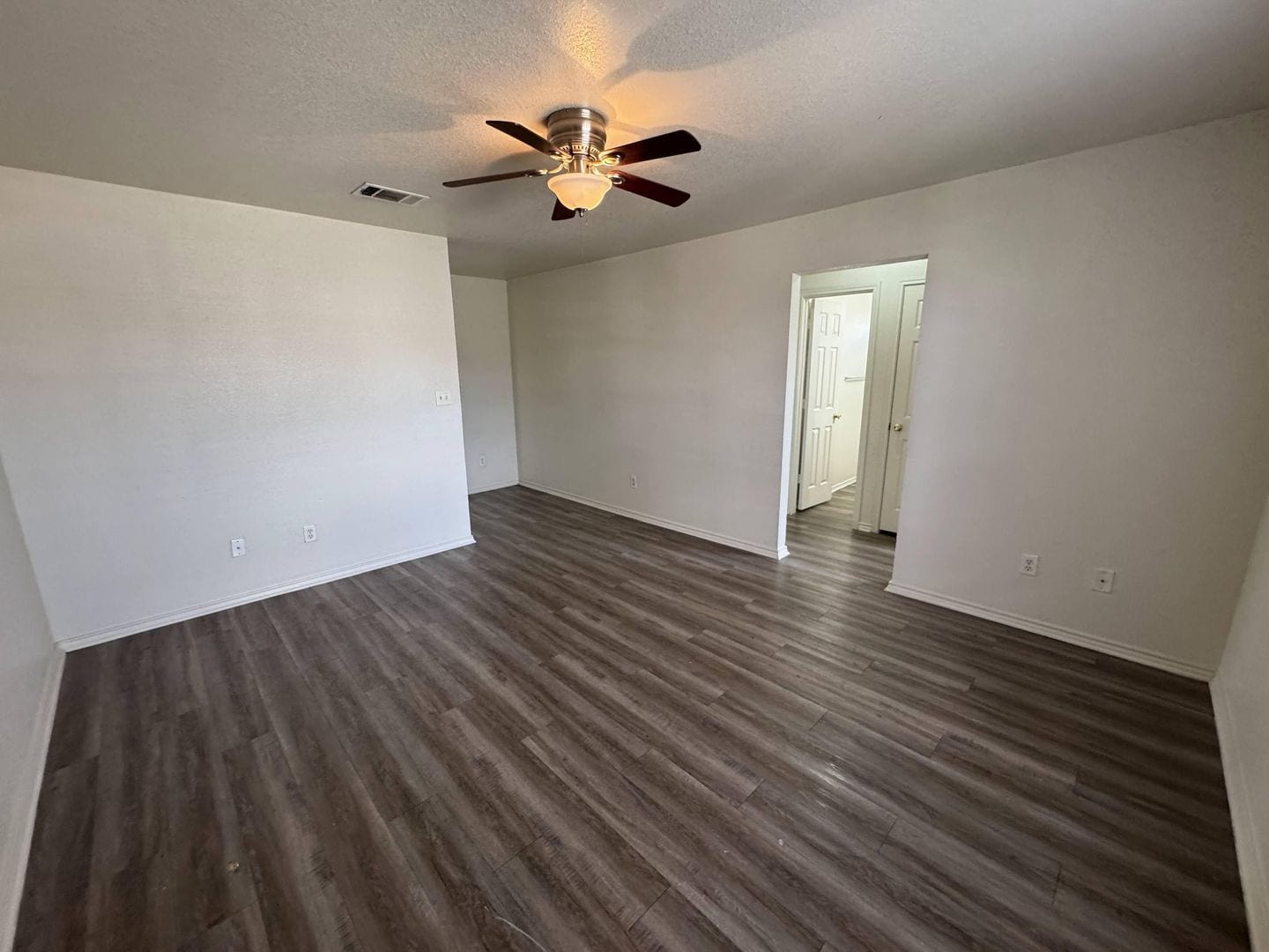 Building Photo - 2901 Cantabrian Dr