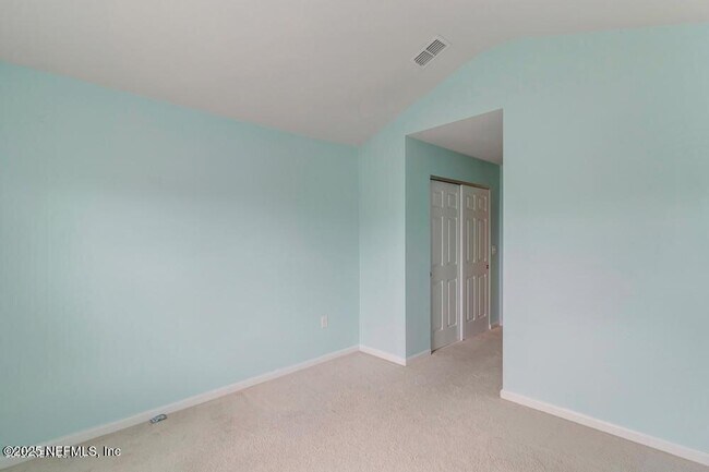Building Photo - 6920 Roundleaf Dr