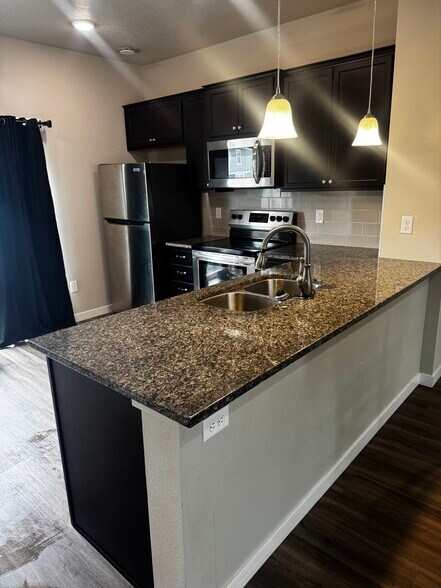 Building Photo - 5912 S Jessenia Ln
