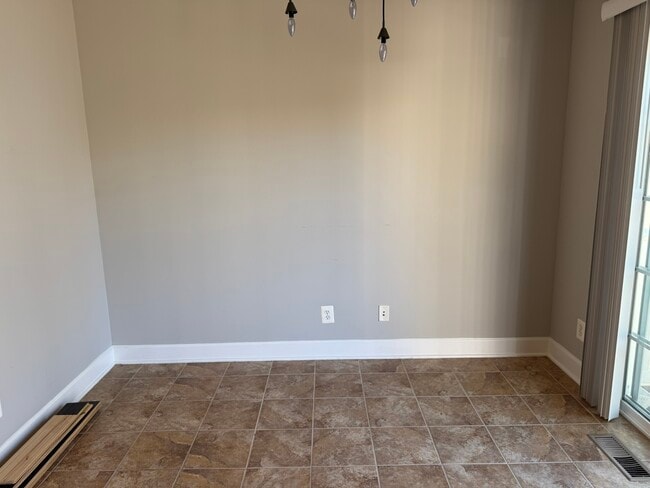 Building Photo - 14828 Potomac Branch Dr