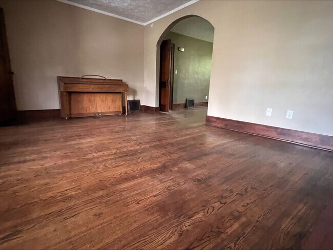 Building Photo - Coming Soon!!! Spacious 5 bedroom House Wi...
