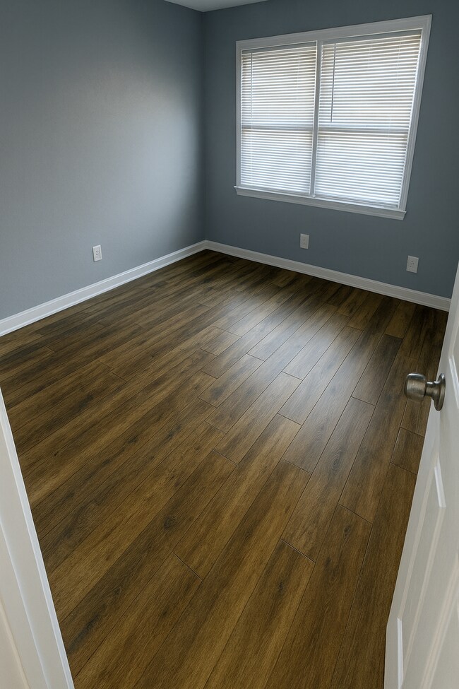 Building Photo - 3554 Plymouth Dr