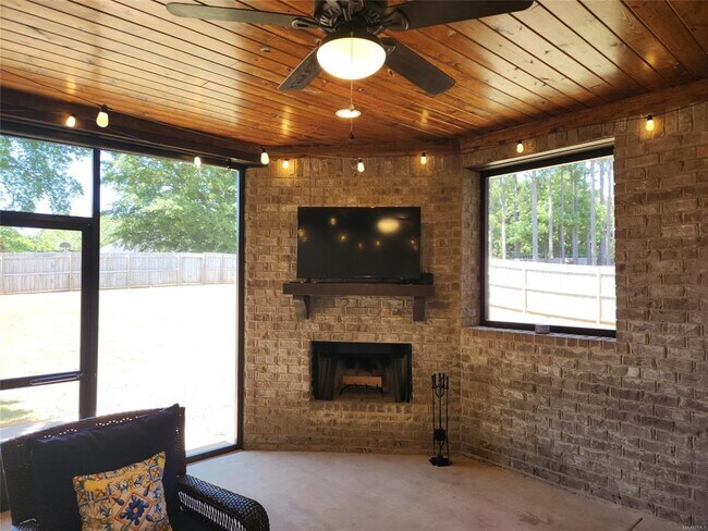 Building Photo - 493 Grove Park Loop