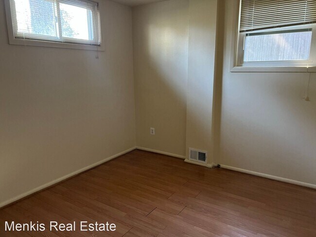 Building Photo - 3 br, 2 bath House - 3906 Denfeld Avenue