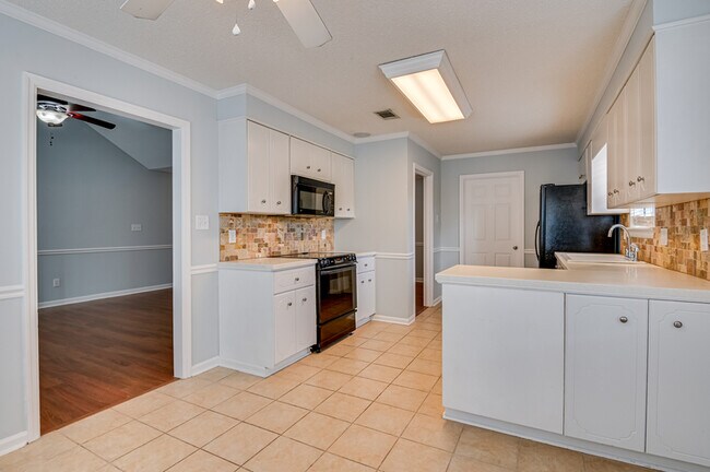 Building Photo - 3882 Villa Ln