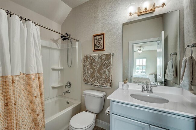 Building Photo - 17012 Pleasanton Cove