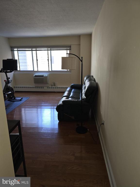 Building Photo - 2101 Chestnut St