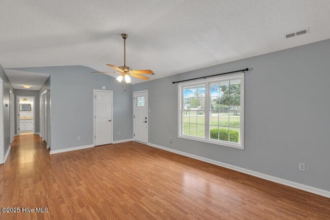 Building Photo - 304 Woody Way