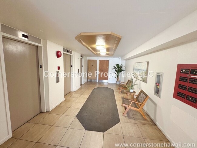 Building Photo - 1060 Kamehameha Hwy