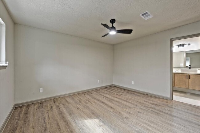 Building Photo - 6523 Brookgate Dr