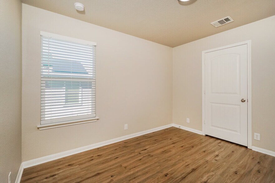 Building Photo - 1338 Ace Ranch St