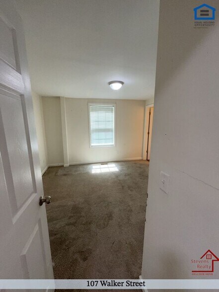 Building Photo - 107 Walker St