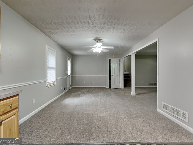 Building Photo - 6471 Chickasaw Dr