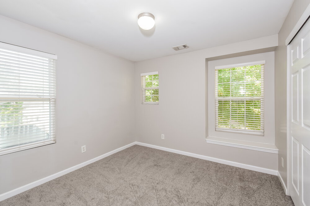 Building Photo - 307 Kaley Dr