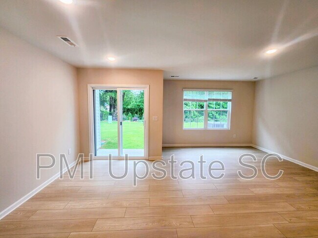 Building Photo - 810 Sandbach Rd