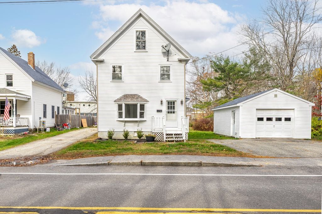 Building Photo - 83 Richardson St