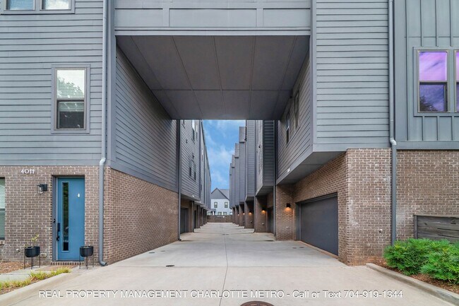 Building Photo - 1609 Parkwood Ave