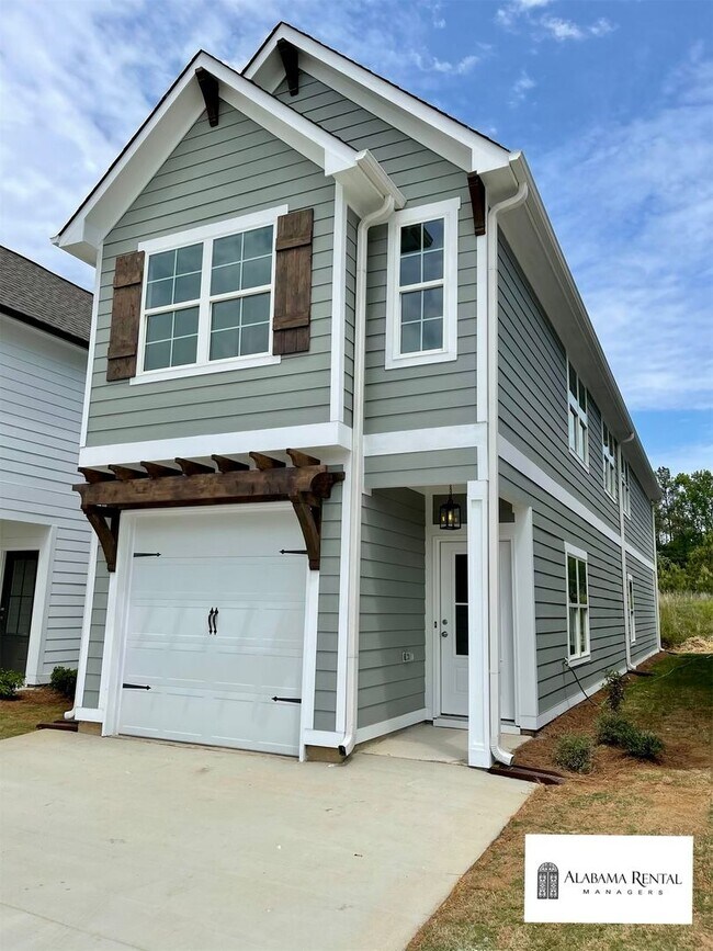 Primary Photo - Beautiful Home for Rent in Calera, AL... A...
